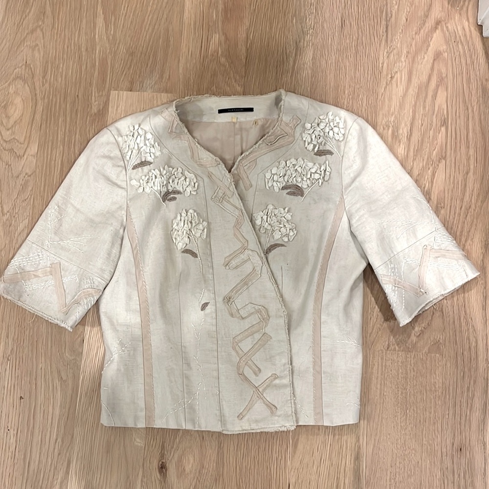 Elie Tahari short sleeved embroidered jacket